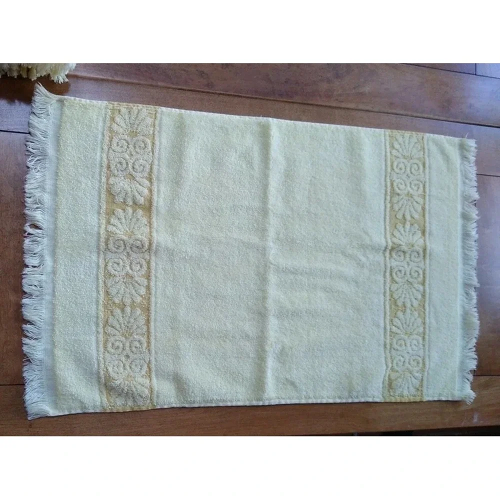 4 Vtg Canon Monticello Yellow Shell Pattern Towels 2 Bath, 1 Hand, 1 Face